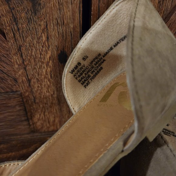 NEW 🏵 REPORT FLATS - Picture 3 of 4